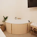 Oaza Design Jacuzzi Or Shower Center