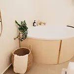 Oaza Design Jacuzzi Or Shower Center Holiday home Catania