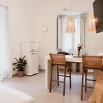 Oaza Design Jacuzzi Or Shower Center Holiday home Catania