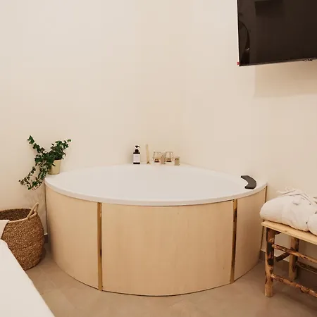Oaza Design Jacuzzi Or Shower Center